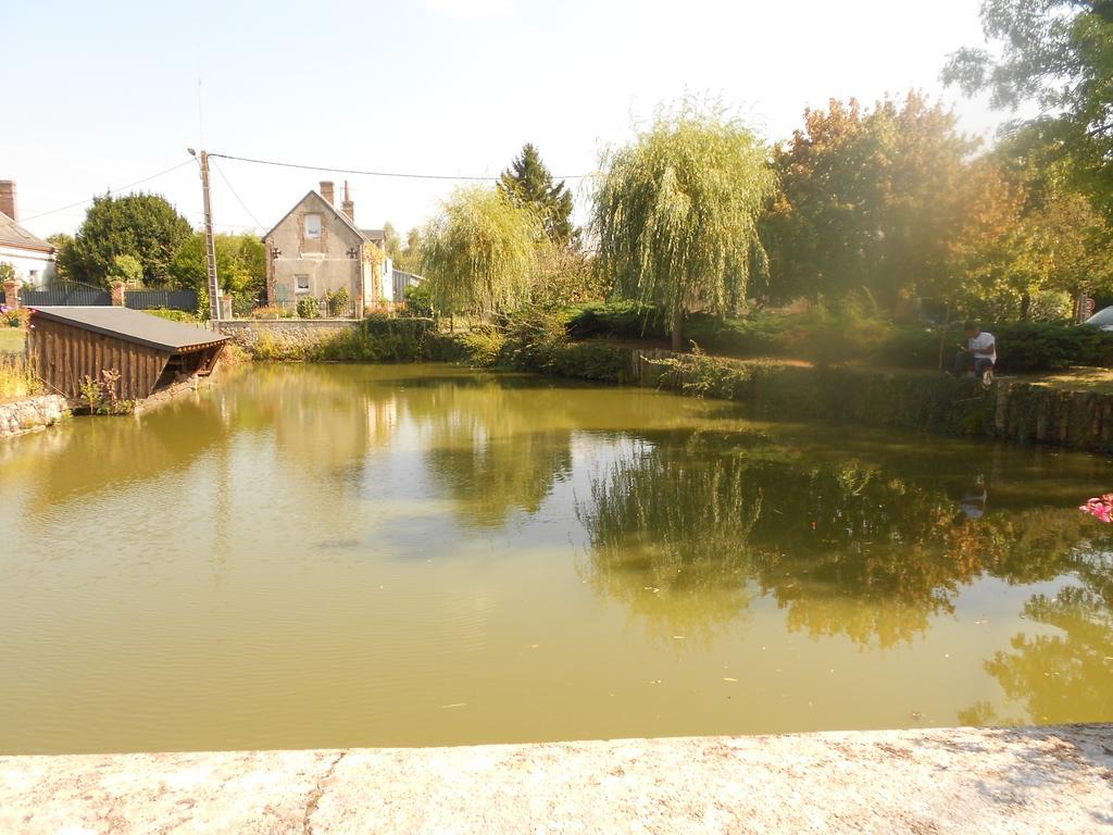 L'Eclipse Saint-Nicolas-des-Motets Exterior foto
